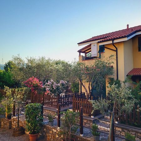 Salvia E Rosmarino - Affittacamere In Liguria فيلانويفا دي ألبينجا المظهر الخارجي الصورة