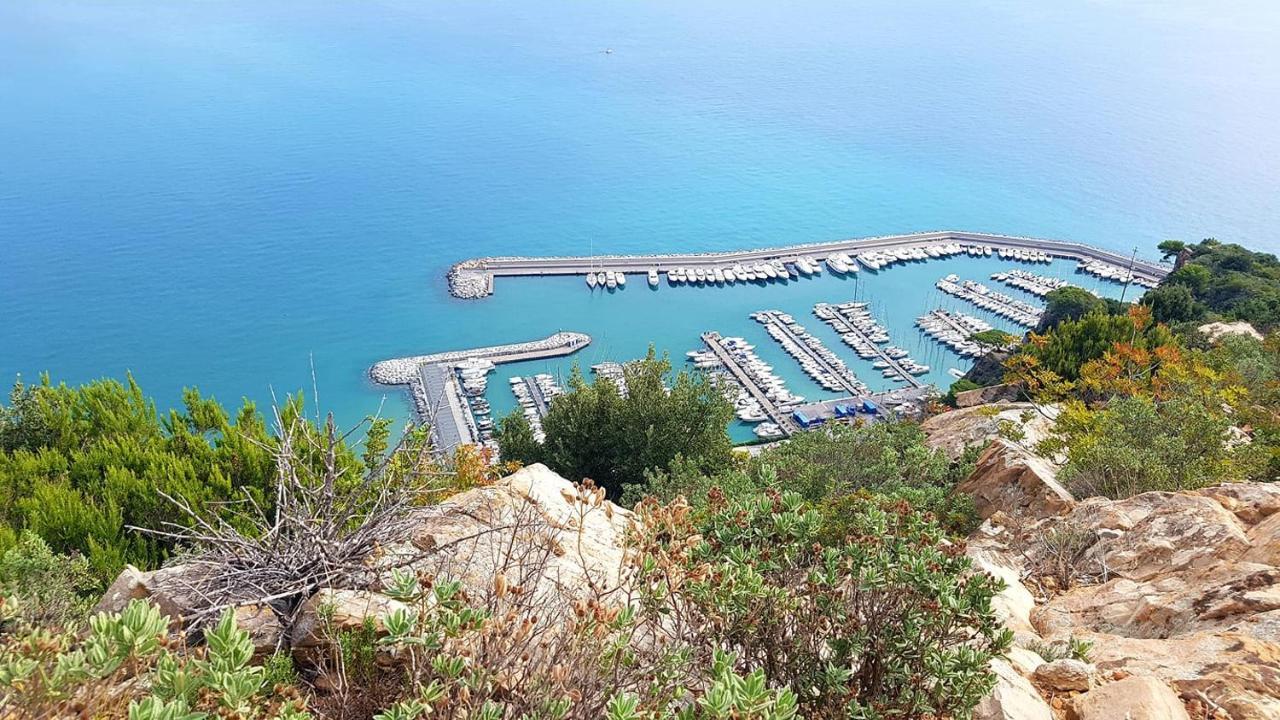 Salvia E Rosmarino - Affittacamere In Liguria فيلانويفا دي ألبينجا المظهر الخارجي الصورة