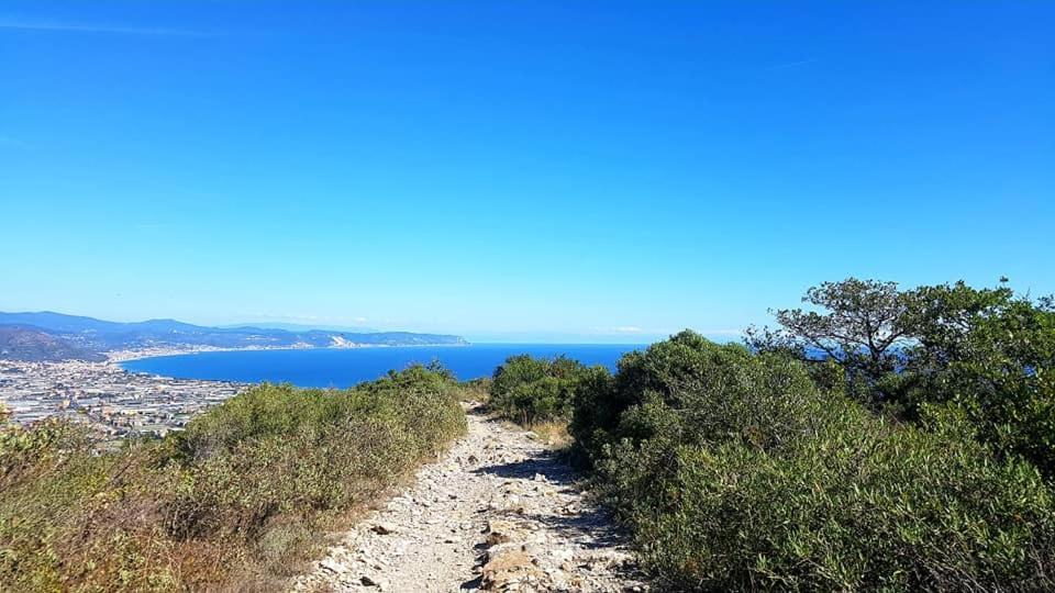 Salvia E Rosmarino - Affittacamere In Liguria فيلانويفا دي ألبينجا المظهر الخارجي الصورة