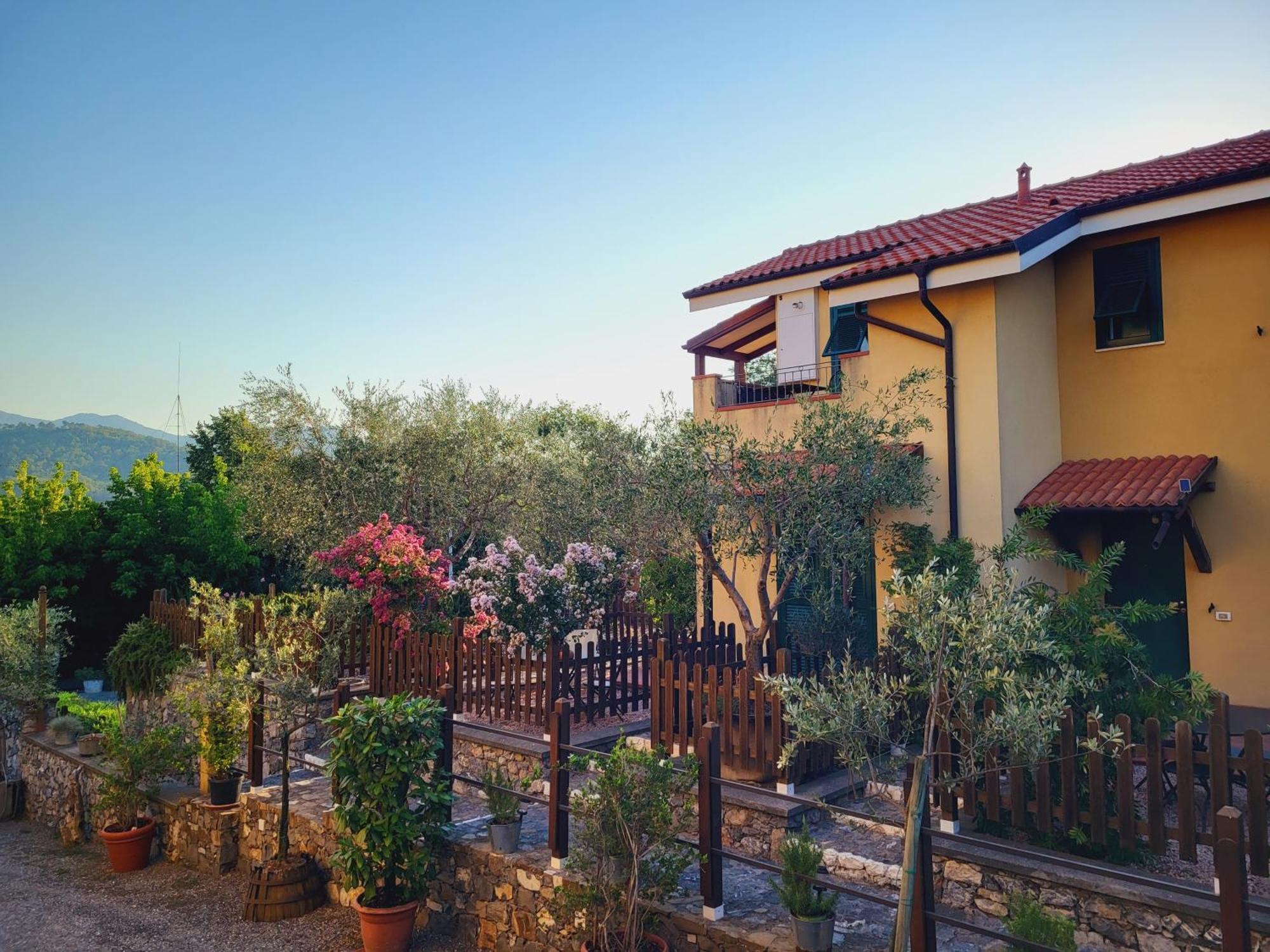 Salvia E Rosmarino - Affittacamere In Liguria فيلانويفا دي ألبينجا المظهر الخارجي الصورة